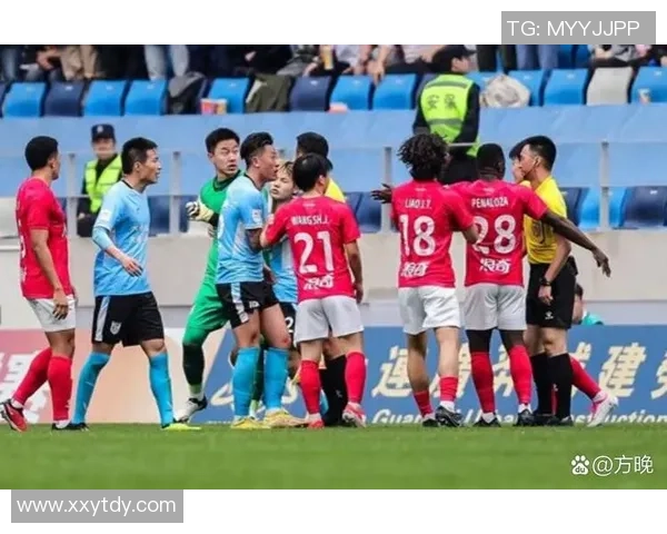 上海足球队比赛经验引发热议球迷对战术和表现的不同看法 上海足球队比赛经验引发热议球迷对战术和表现的不同看法