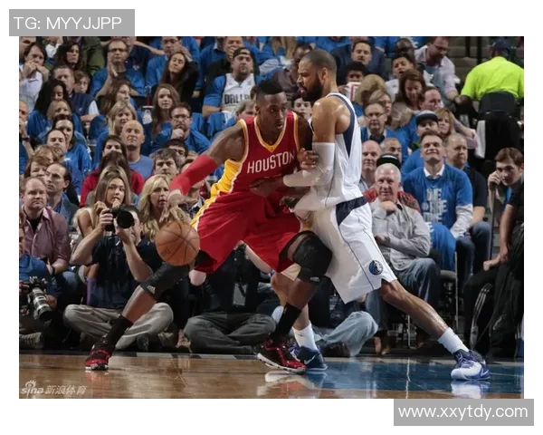 2005年NBA季后赛火箭与小牛首场对决精彩回顾与分析